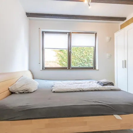 Apartament Arbeitnehmerunterkunft I 4 Schlafzimmer I 7 Betten I Garten Sulzheim (Rhineland-Palatinate)