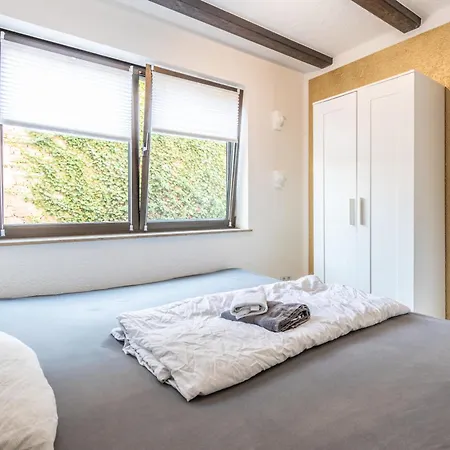 Apartament Arbeitnehmerunterkunft I 4 Schlafzimmer I 7 Betten I Garten Sulzheim (Rhineland-Palatinate)