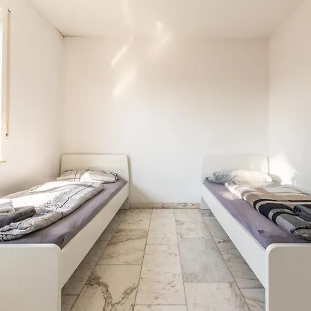 Arbeitnehmerunterkunft I 4 Schlafzimmer I 7 Betten I Garten Sulzheim (Rhineland-Palatinate)
