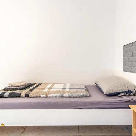 Arbeitnehmerunterkunft I 4 Schlafzimmer I 7 Betten I Garten * Sulzheim (Rhineland-Palatinate)