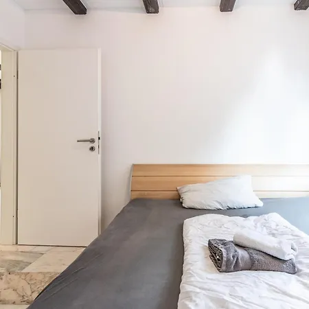 Arbeitnehmerunterkunft I 4 Schlafzimmer I 7 Betten I Garten Apartament *