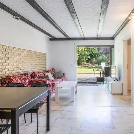 Arbeitnehmerunterkunft I 4 Schlafzimmer I 7 Betten I Garten