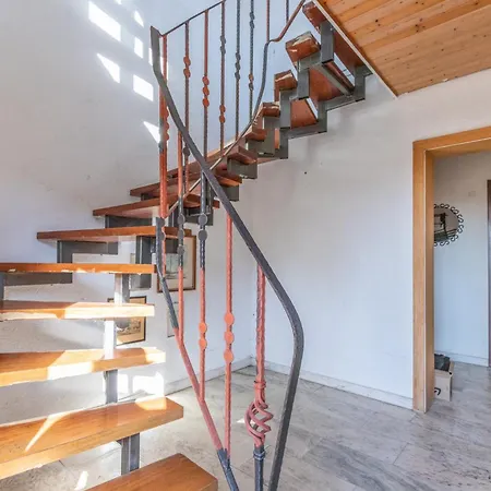 Arbeitnehmerunterkunft I 4 Schlafzimmer I 7 Betten I Garten *